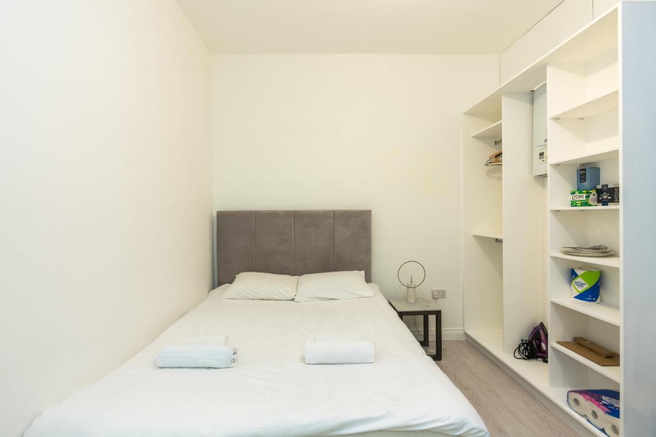 Chic & Cozy: South Kensington Studio Лондон Экстерьер фото